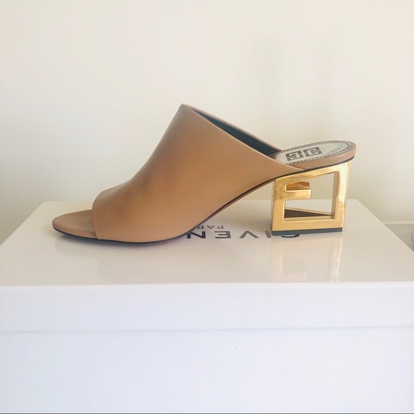 Givenchy Shoes - FINAL OFFER🔥RARE Givenchy Nude Triangle Mules🔥